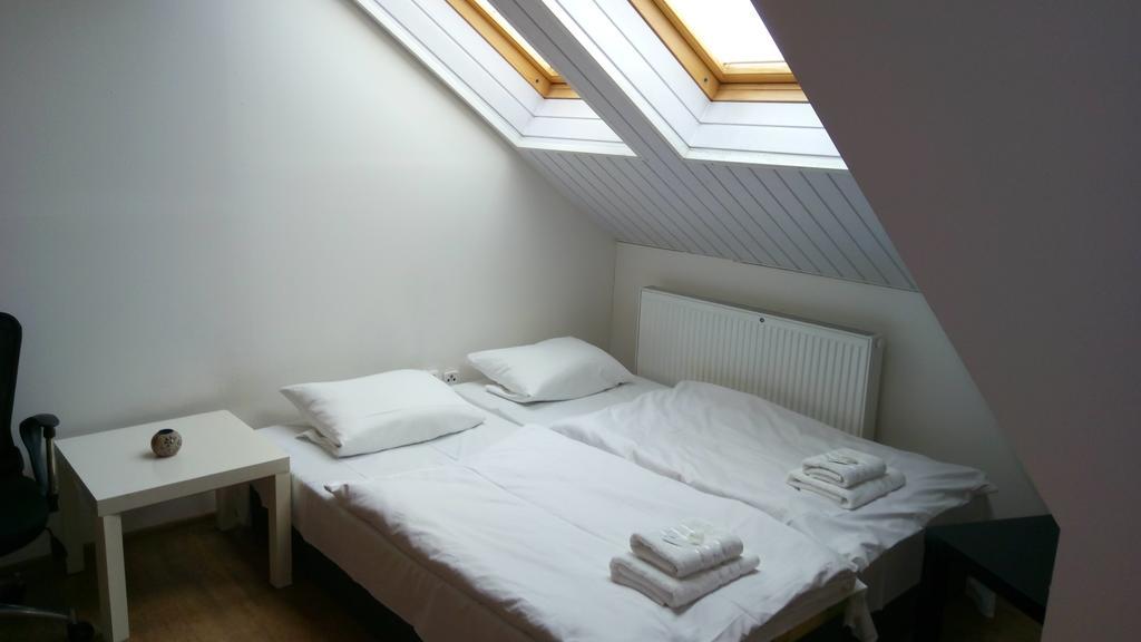 Aparthotel Zarra Praga Esterno foto