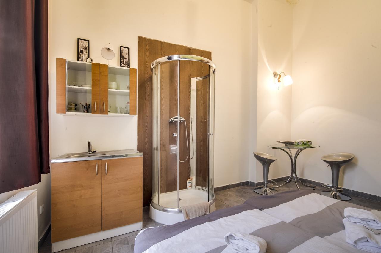 Aparthotel Zarra Praga Esterno foto