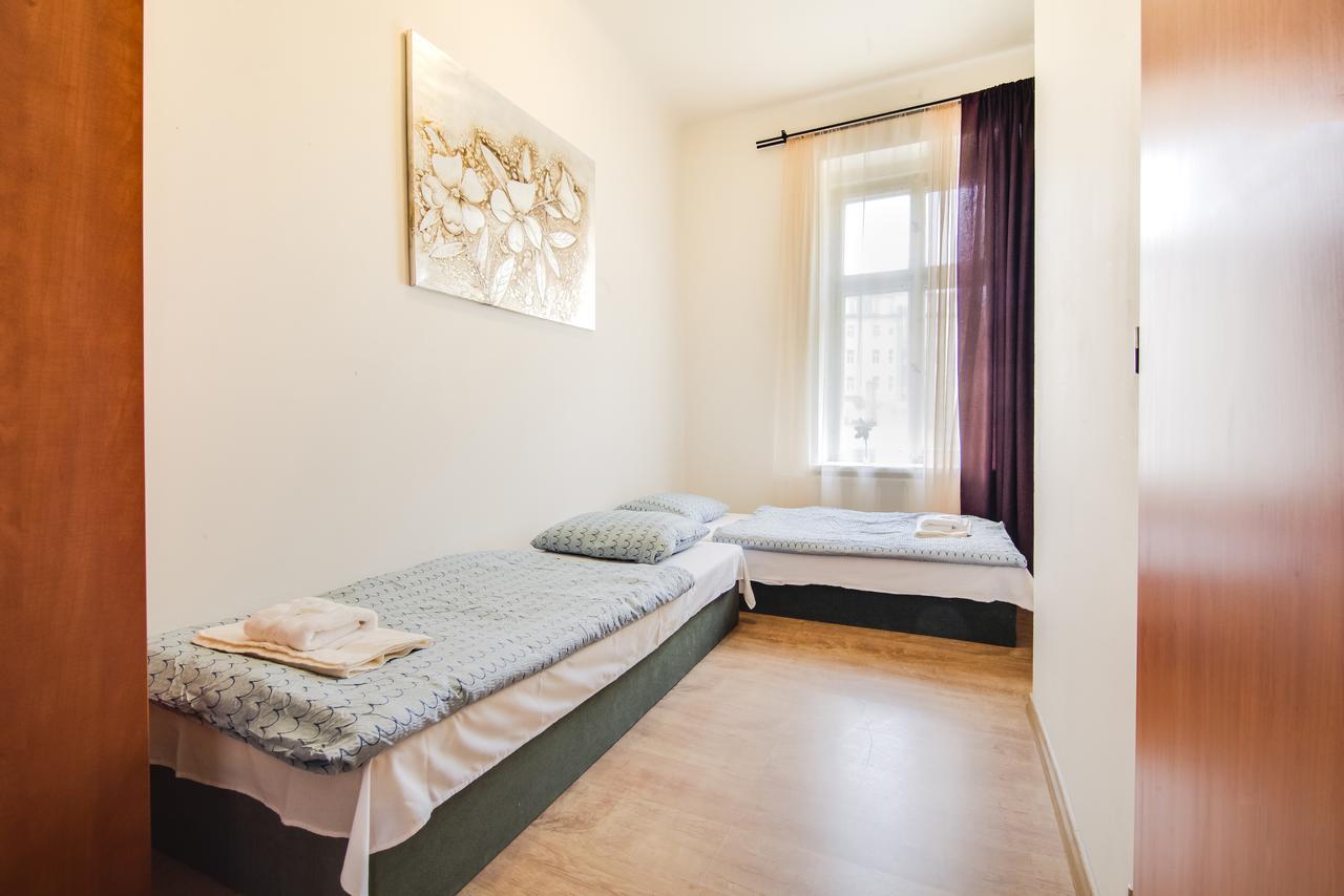 Aparthotel Zarra Praga Esterno foto