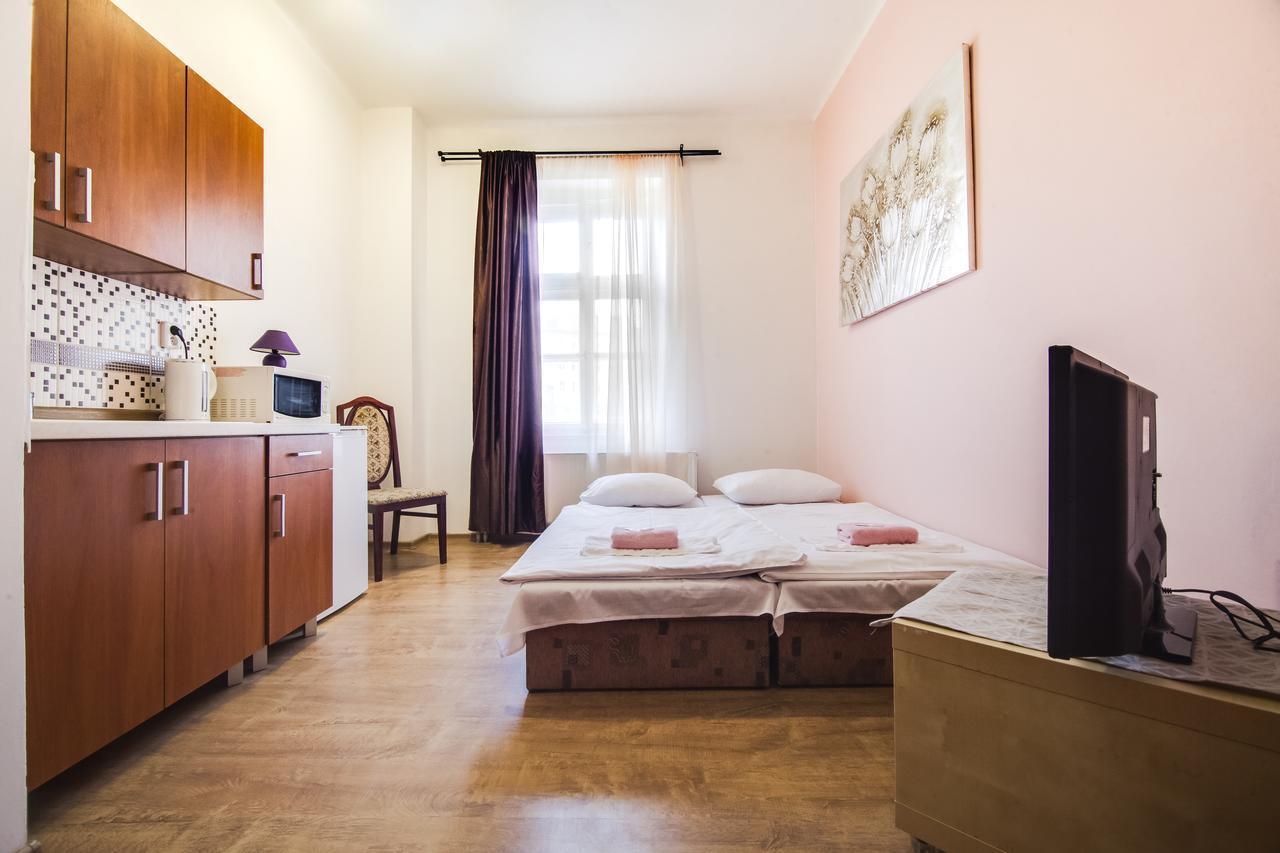 Aparthotel Zarra Praga Esterno foto