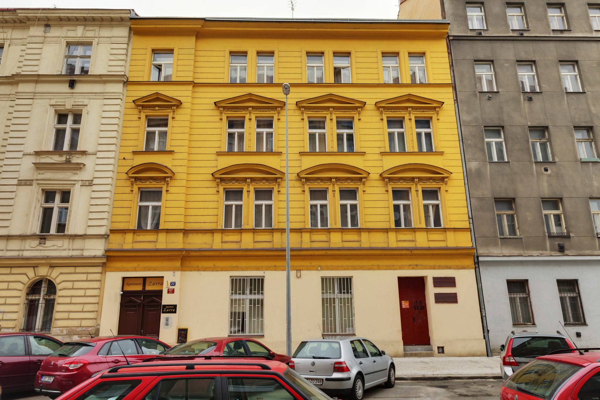 Aparthotel Zarra Praga Esterno foto